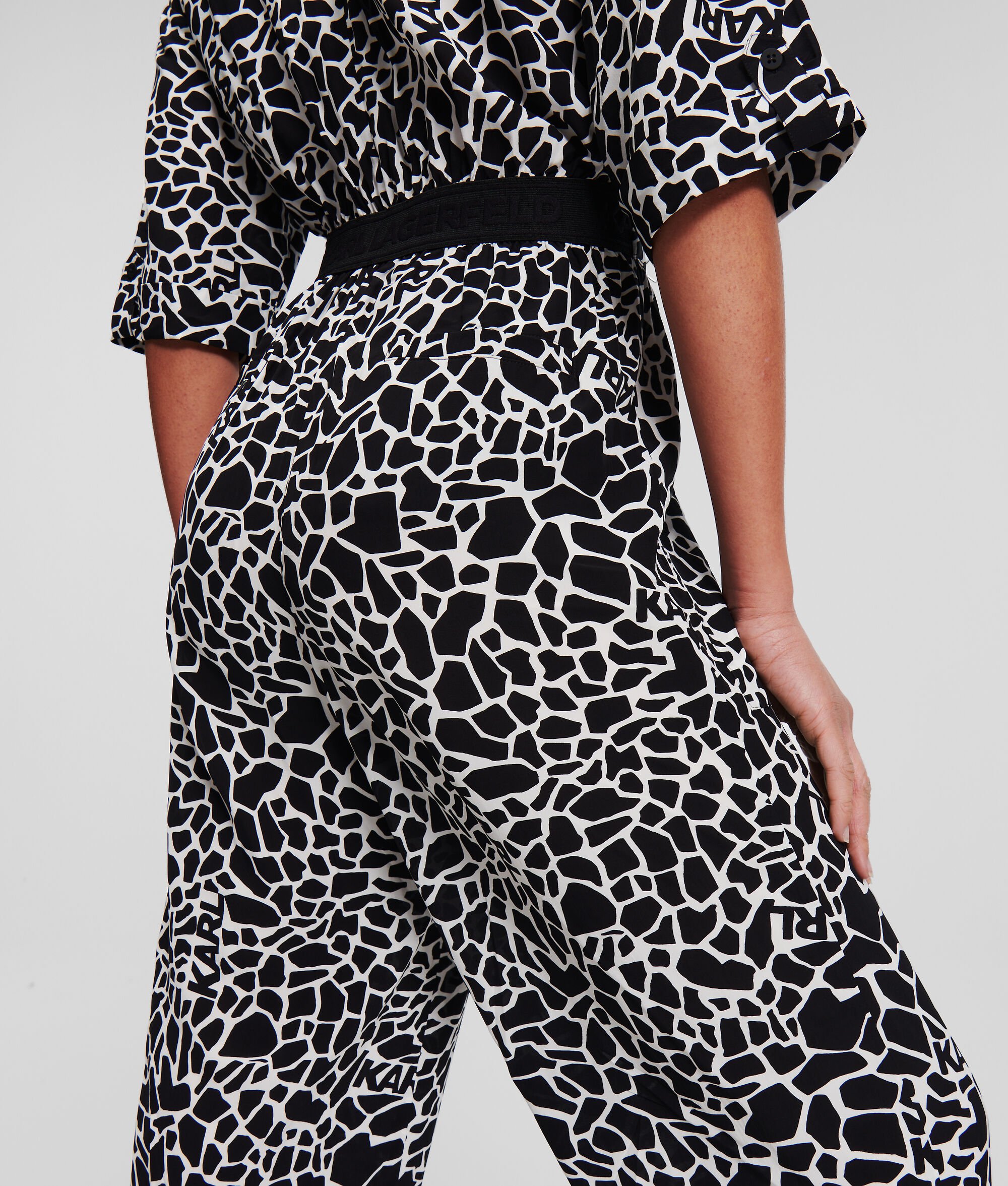 (image for) Reliable Giraffe-Print Jumpsuit